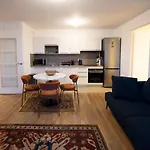 Apartman Sky Two La Defense Courbevoie
